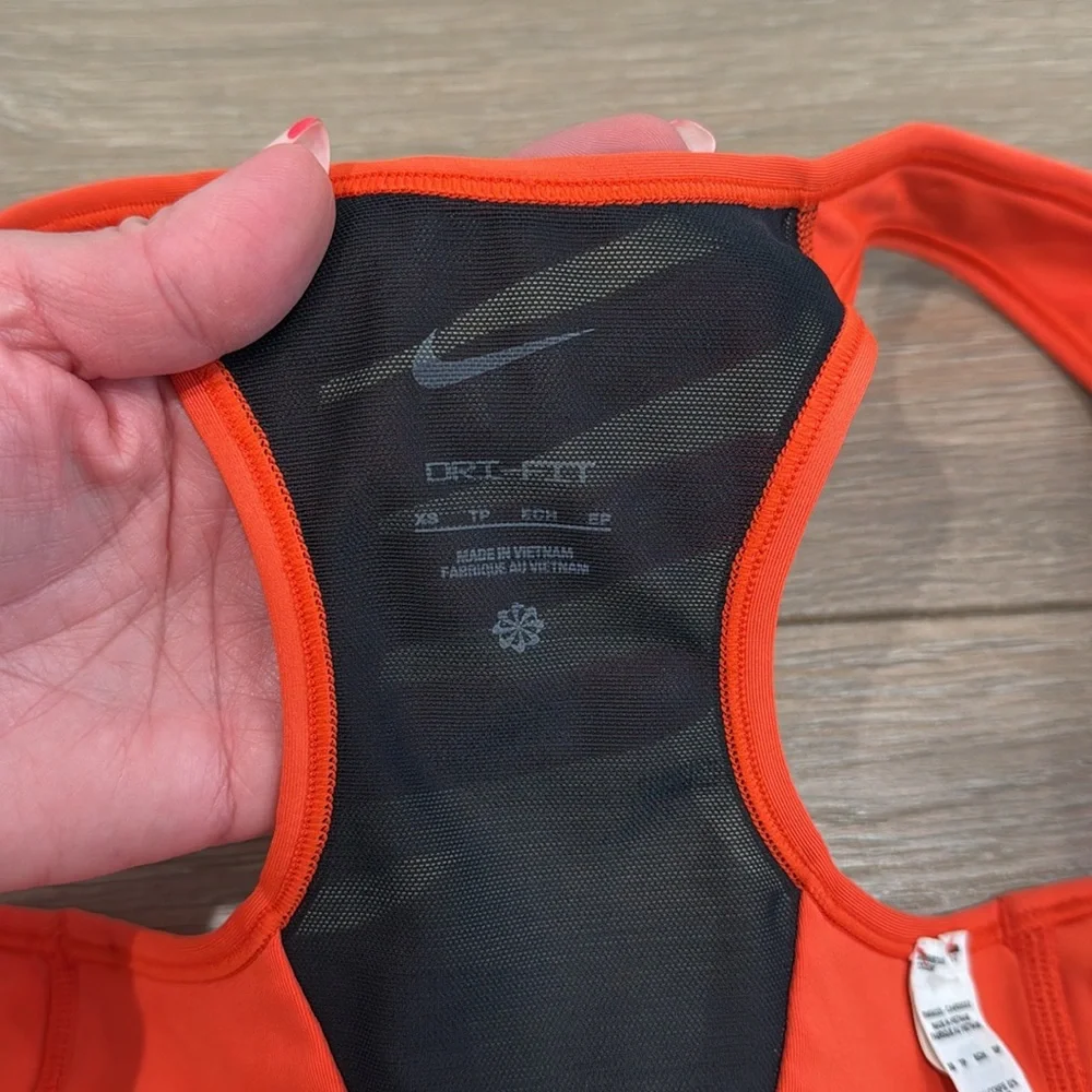 NIKE Chile Red Dri-Fit Swoosh Zip Front Sports Bra Medium Support Active Size XS